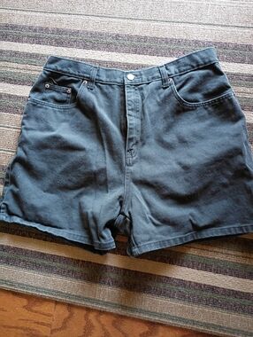 Vintage Halston Jeasnwear High-Waist Black Denim Shorts Size 16